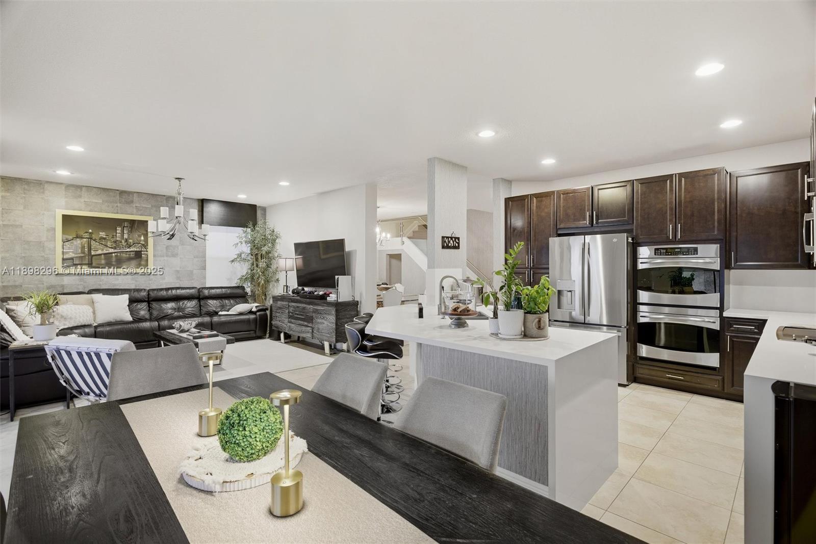 8870 NW 99th Path Doral, FL 33178