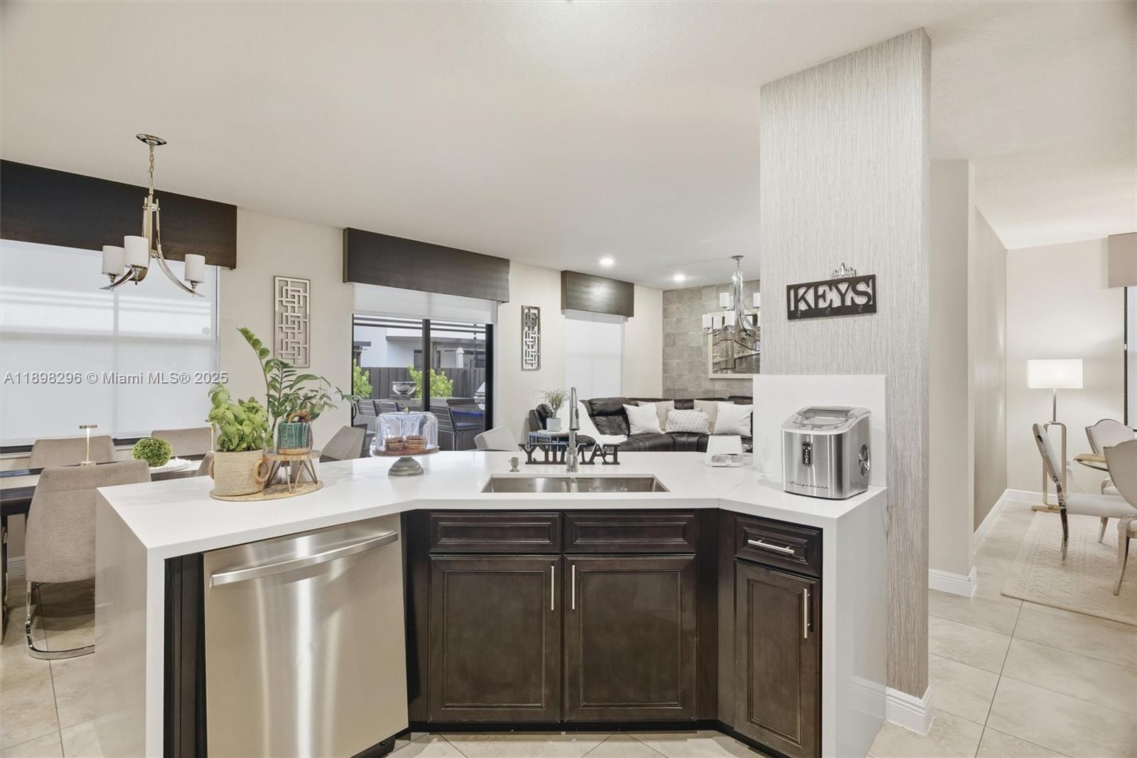 8870 NW 99th Path Doral, FL 33178