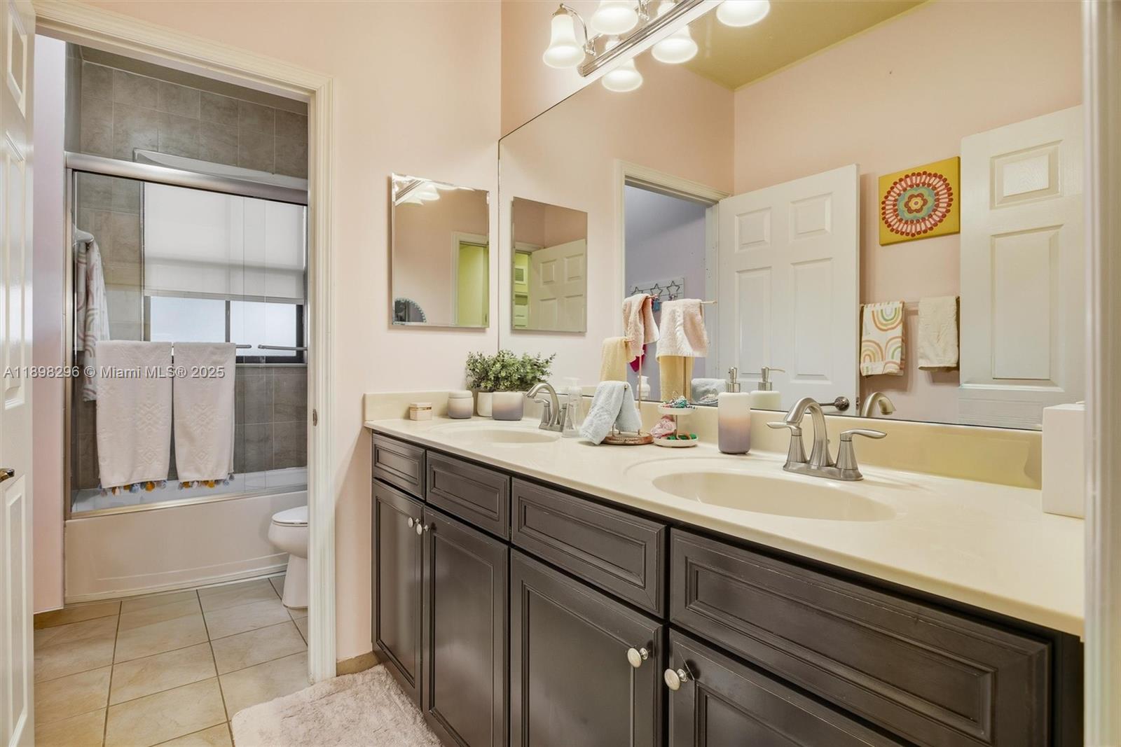 8870 NW 99th Path Doral, FL 33178