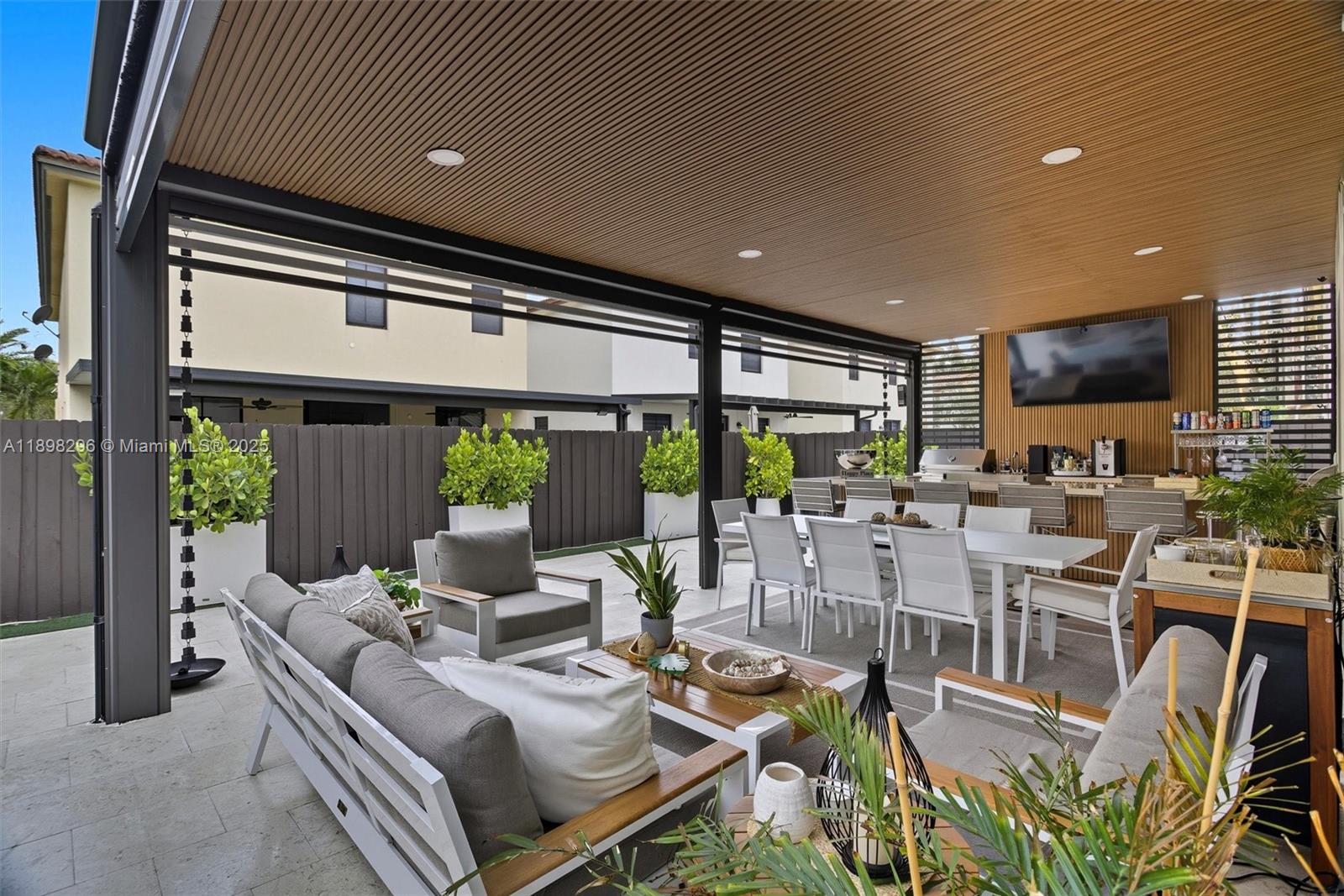 8870 NW 99th Path Doral, FL 33178