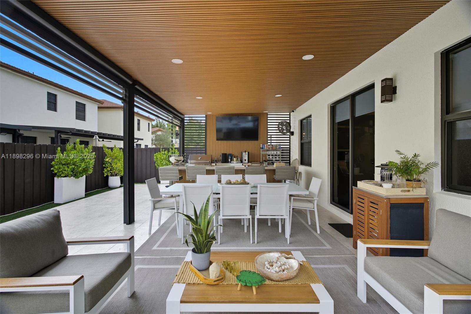 8870 NW 99th Path Doral, FL 33178