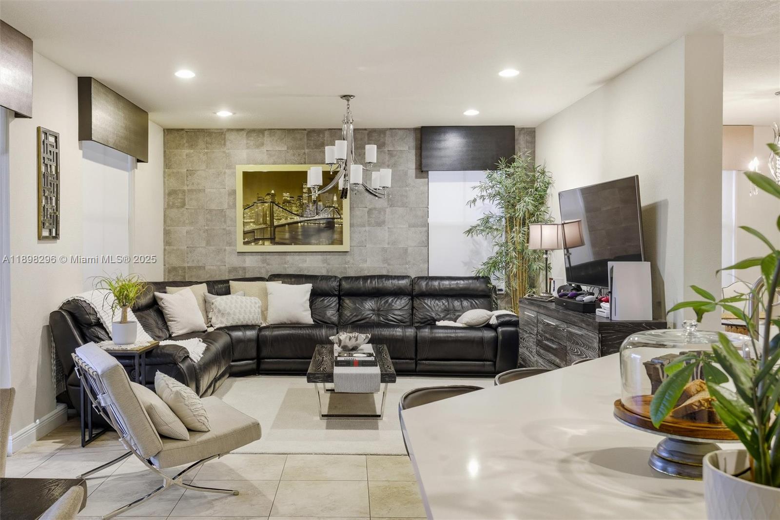 8870 NW 99th Path Doral, FL 33178