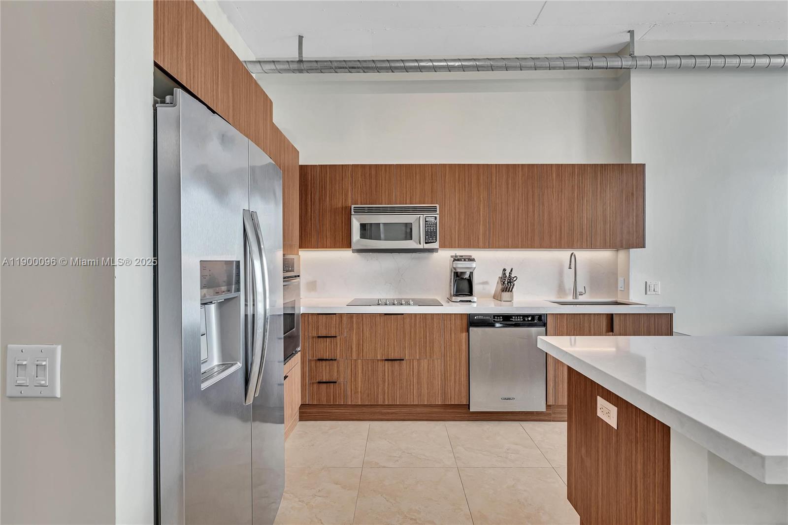 image Uptown Marina Lofts2