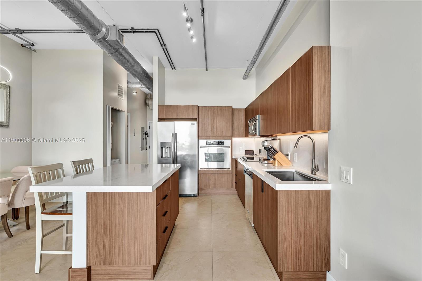 image Uptown Marina Lofts6