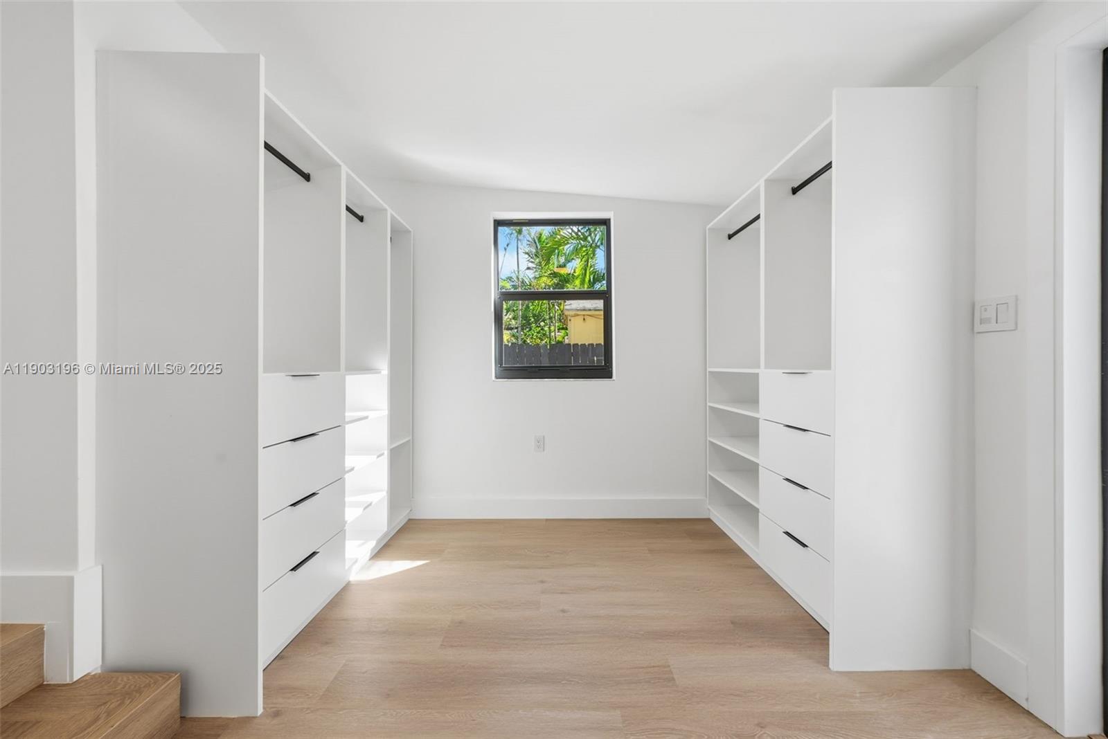 2544 SW 19th St Miami, FL 33145