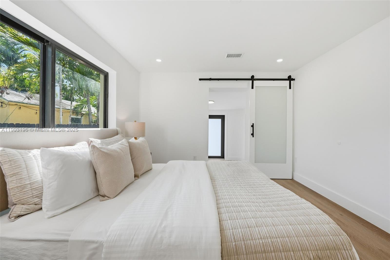 2544 SW 19th St Miami, FL 33145