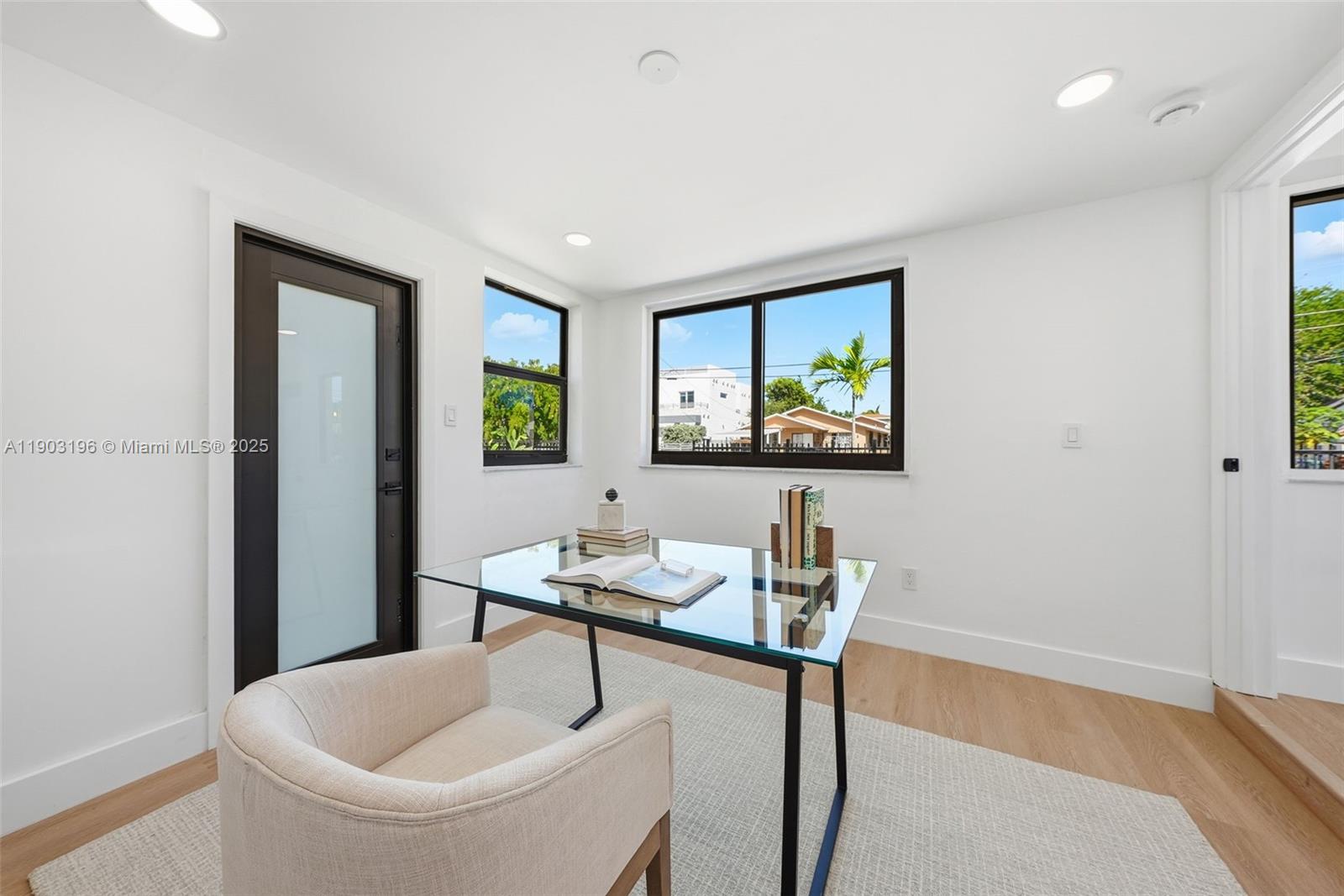 2544 SW 19th St Miami, FL 33145