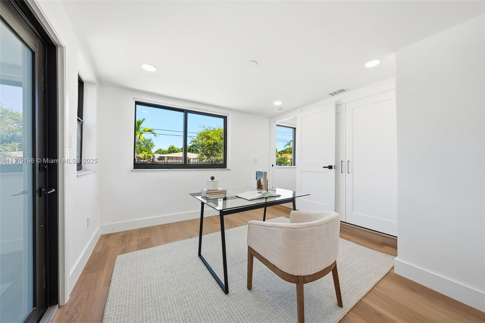 2544 SW 19th St Miami, FL 33145