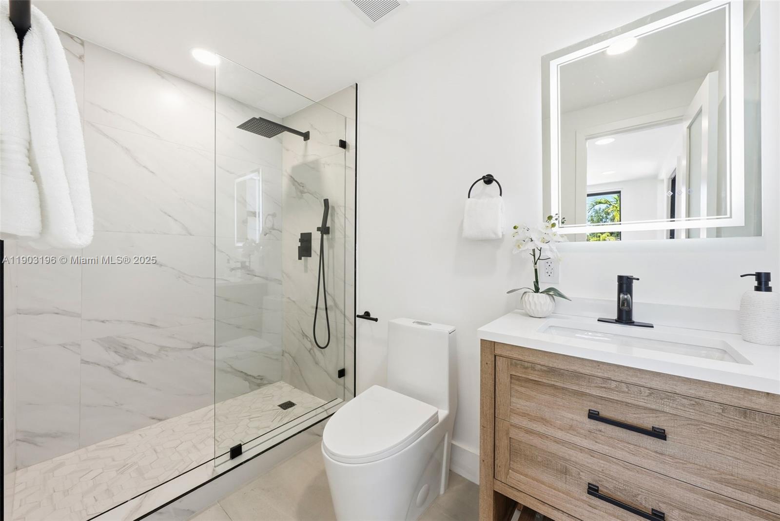 2544 SW 19th St Miami, FL 33145