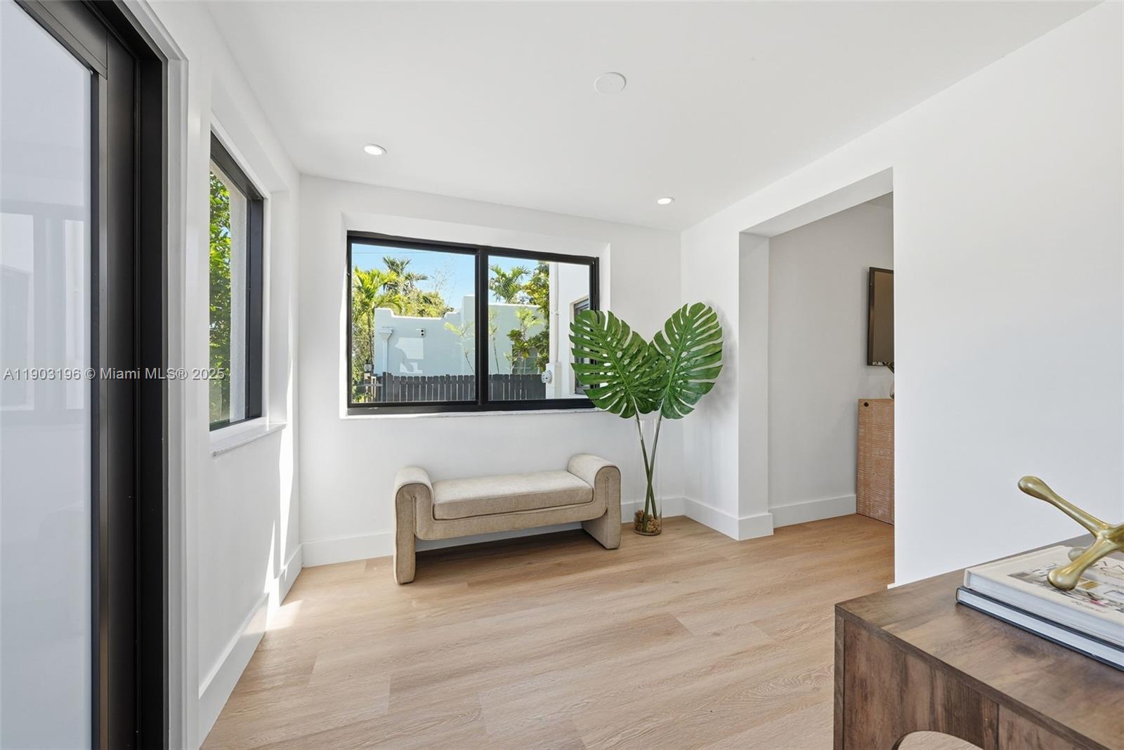 2544 SW 19th St Miami, FL 33145