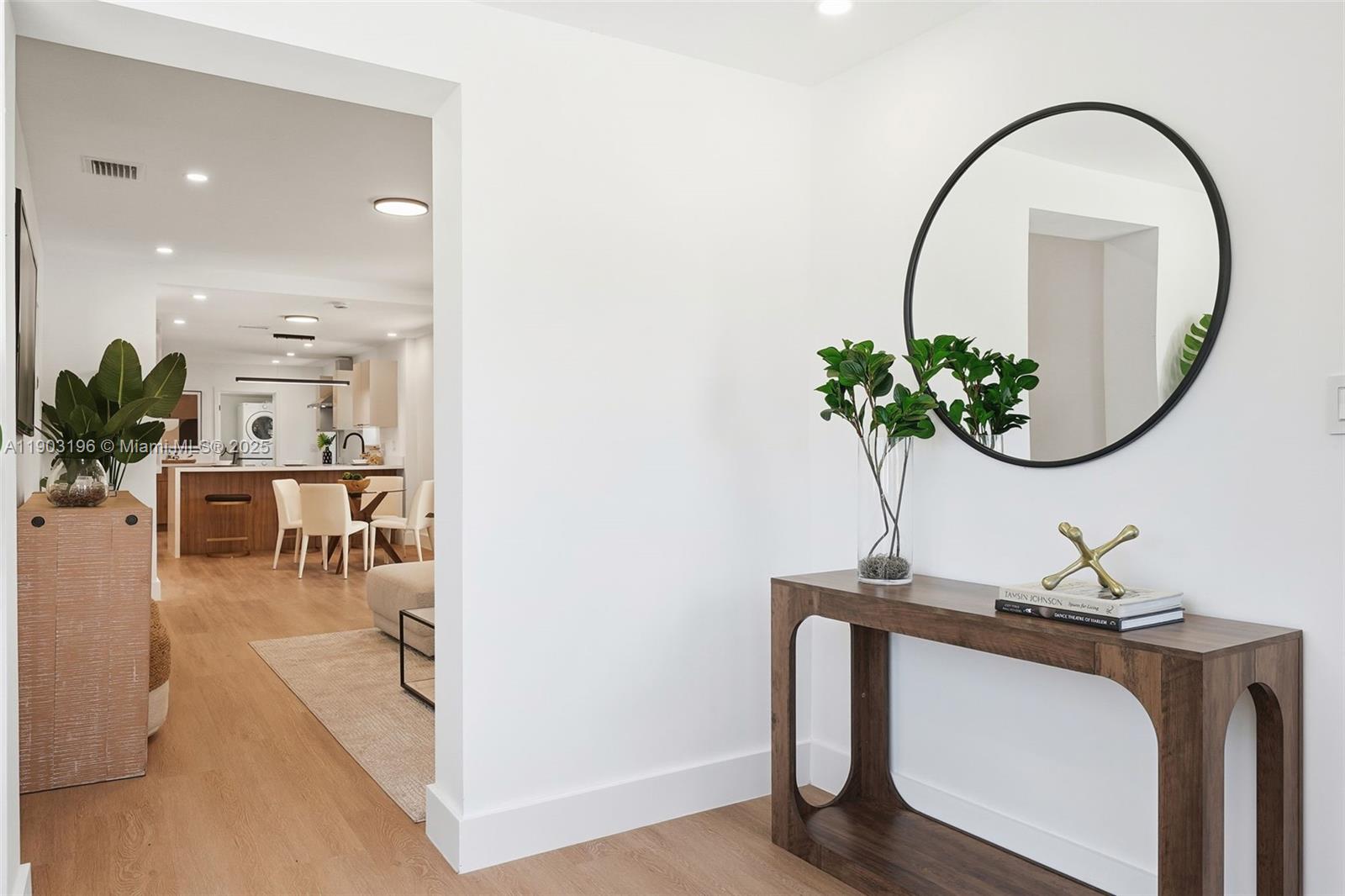 2544 SW 19th St Miami, FL 33145