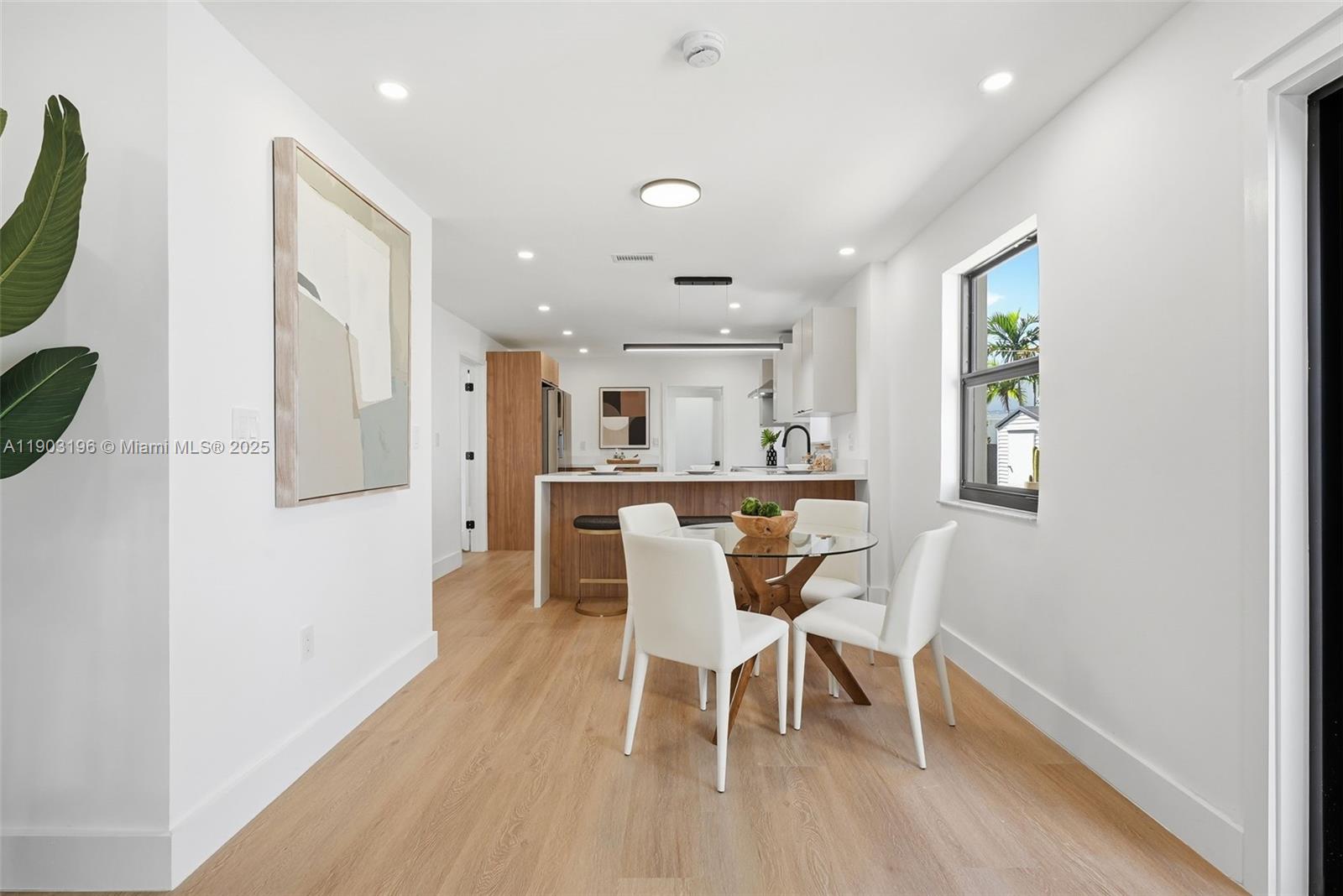 2544 SW 19th St Miami, FL 33145