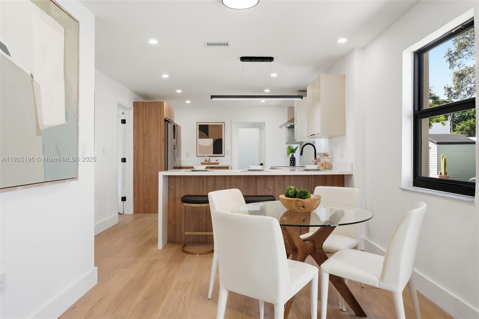 2544 SW 19th St Miami, FL 33145