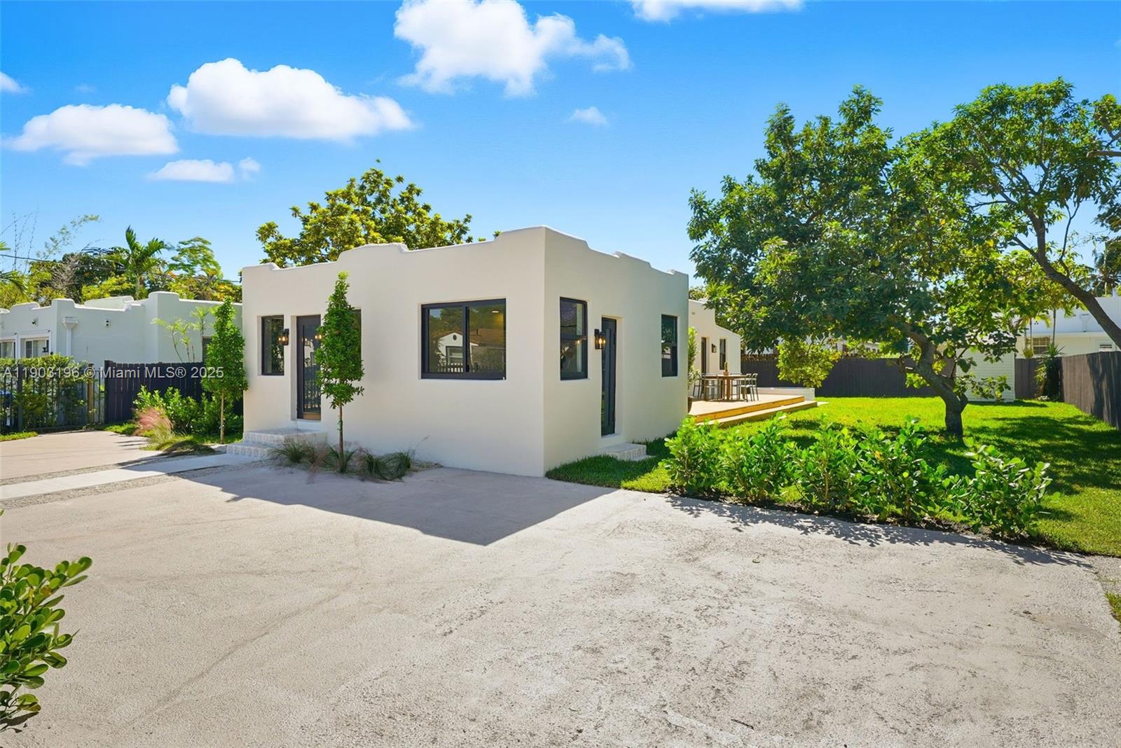 2544 SW 19th St Miami, FL 33145