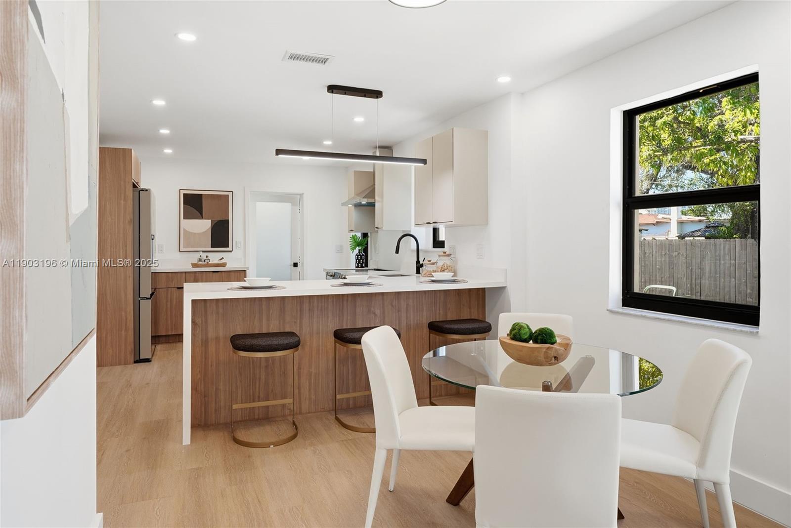 2544 SW 19th St Miami, FL 33145