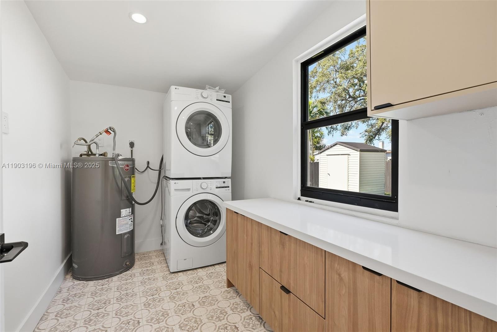 2544 SW 19th St Miami, FL 33145