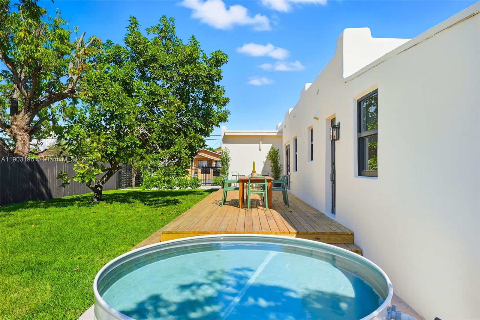 2544 SW 19th St Miami, FL 33145