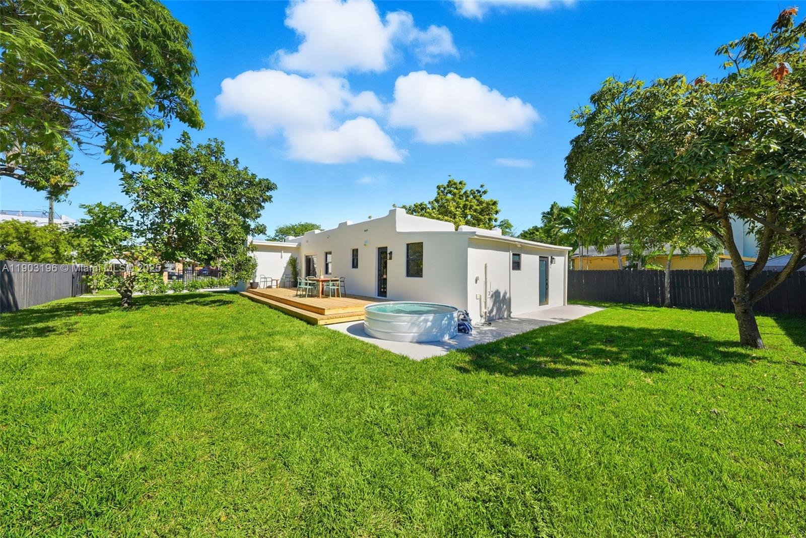 2544 SW 19th St Miami, FL 33145