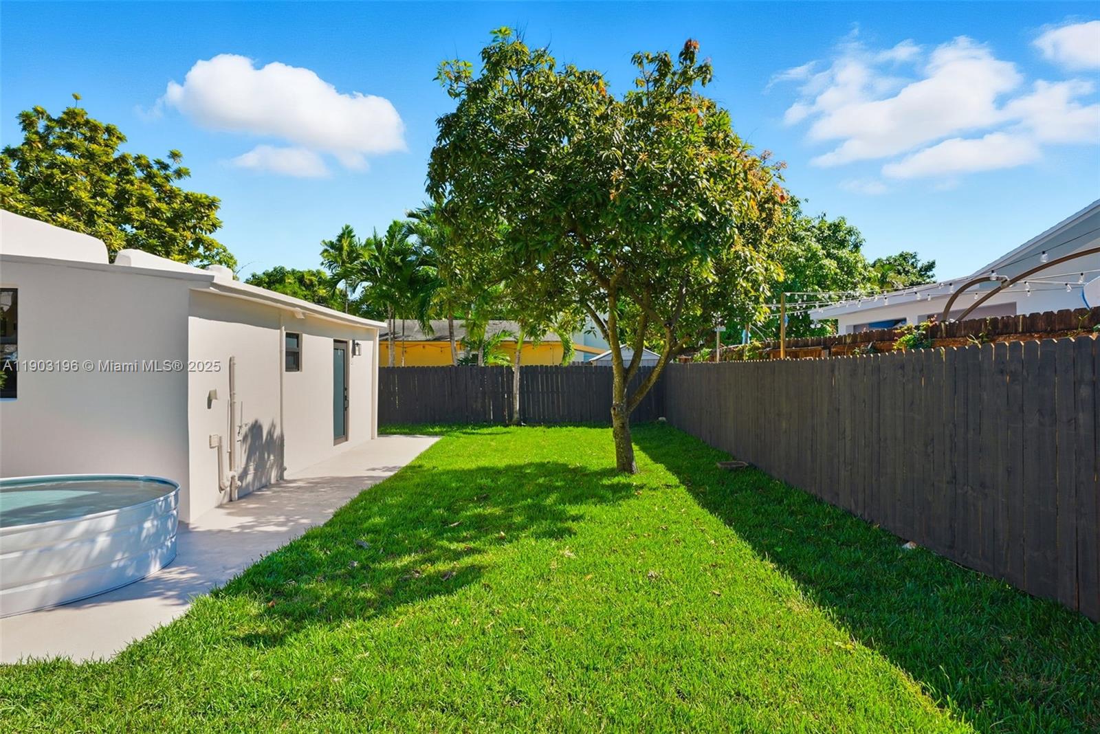 2544 SW 19th St Miami, FL 33145