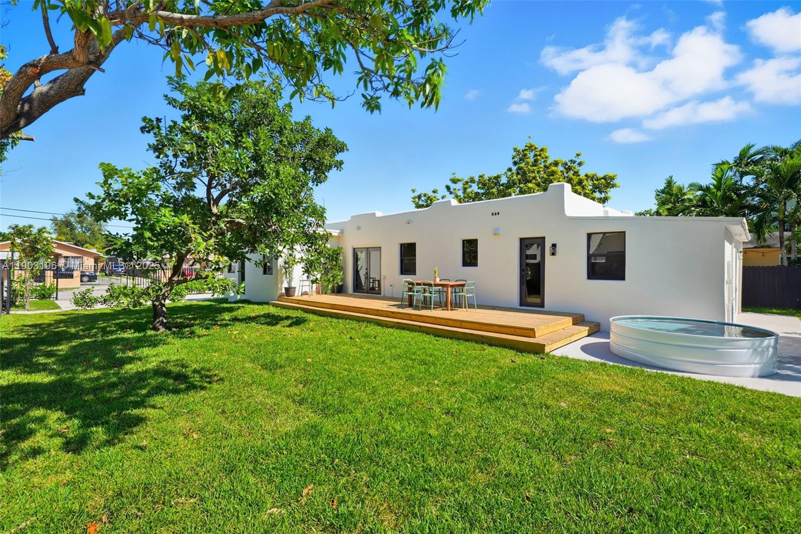 2544 SW 19th St Miami, FL 33145