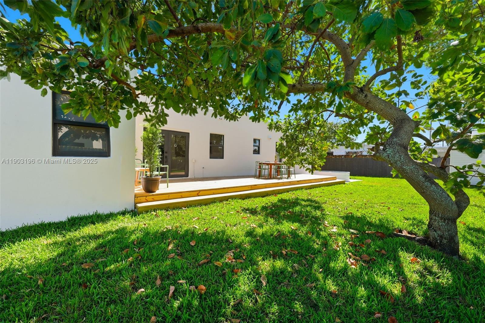 2544 SW 19th St Miami, FL 33145