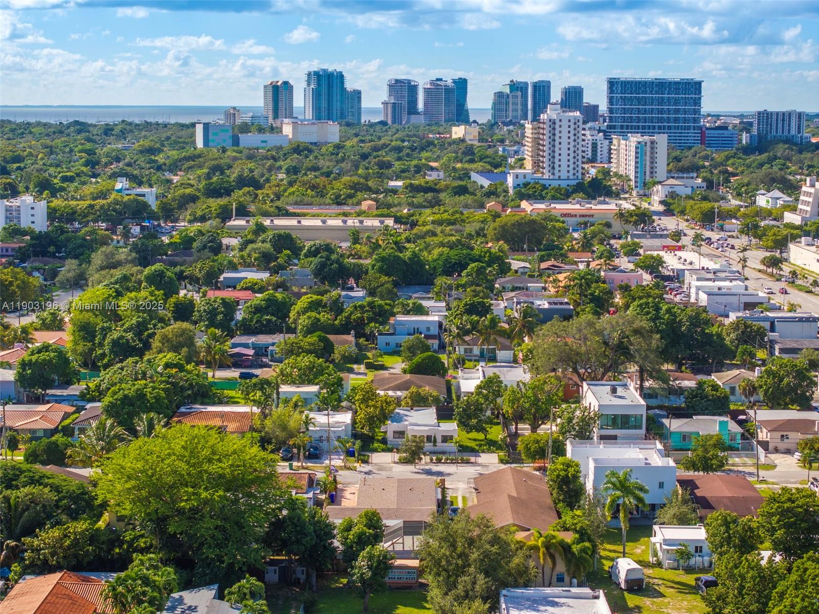 2544 SW 19th St Miami, FL 33145