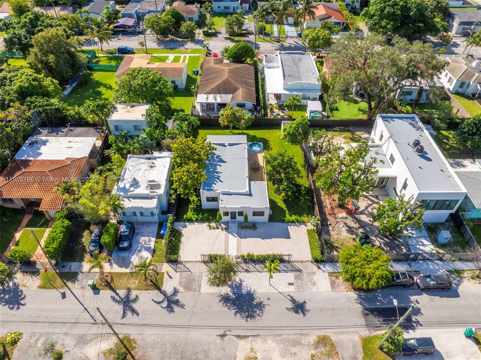 2544 SW 19th St Miami, FL 33145