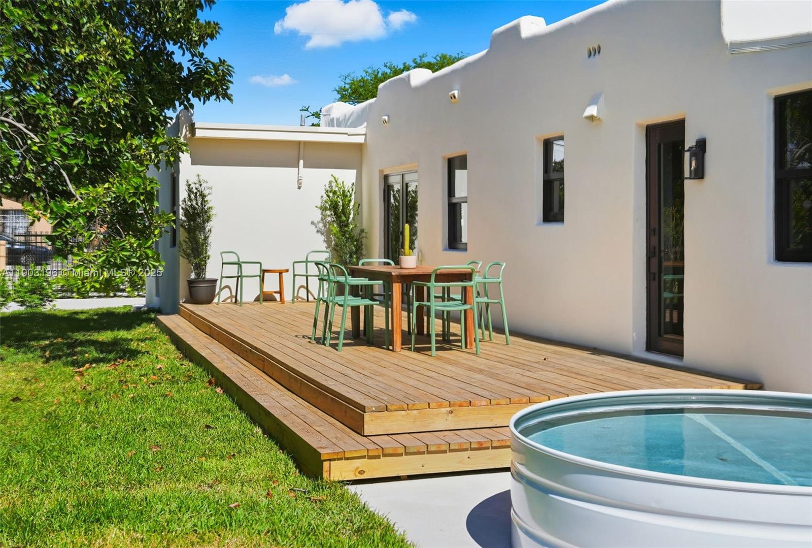 2544 SW 19th St Miami, FL 33145