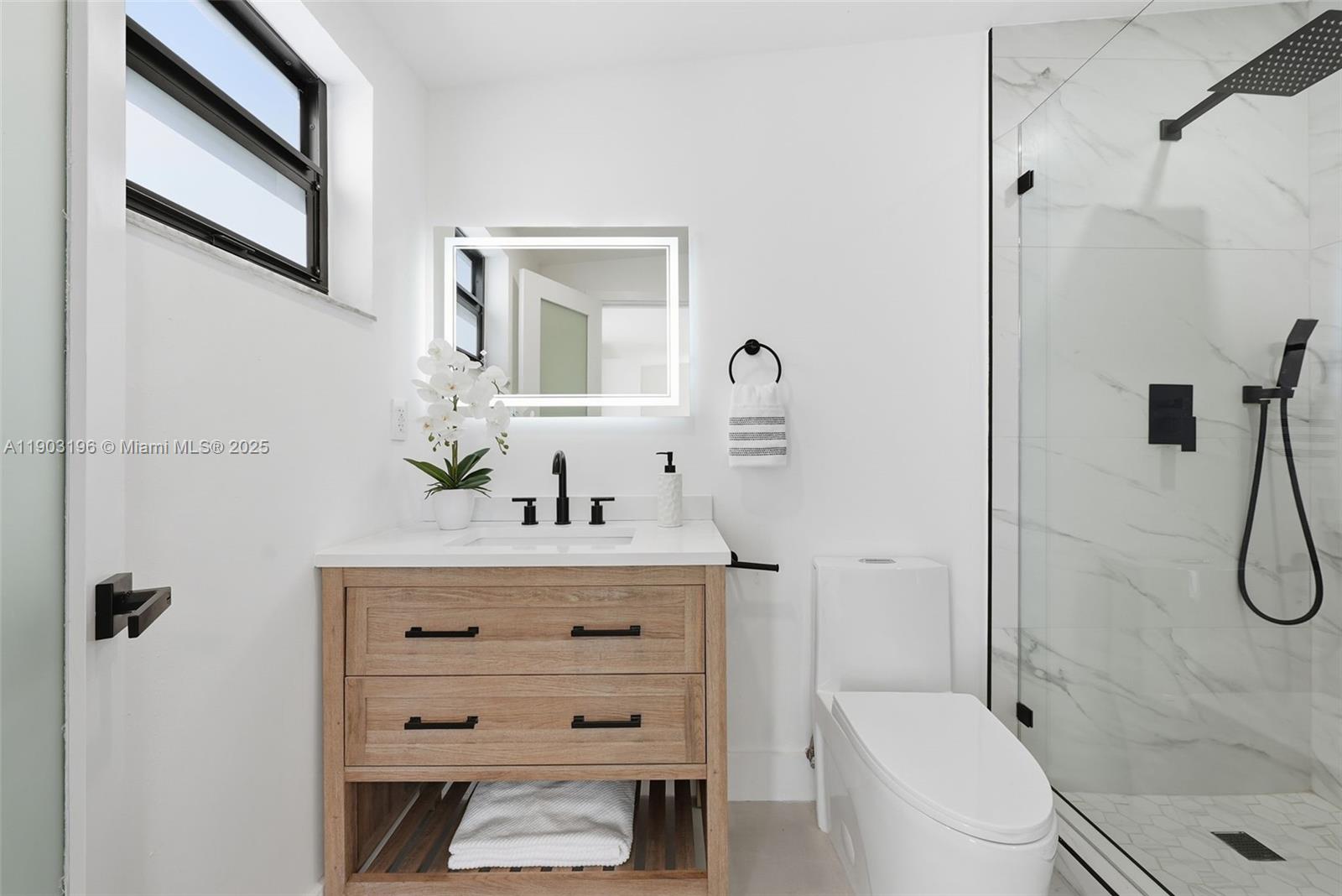 2544 SW 19th St Miami, FL 33145