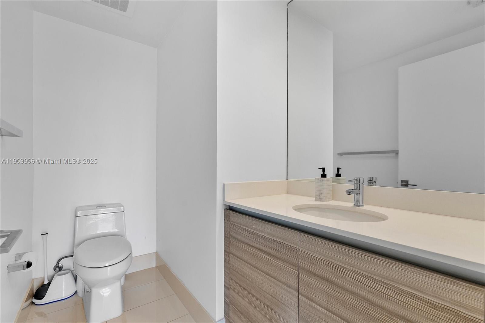 121 NE 34th St #1208 Miami, FL 33137