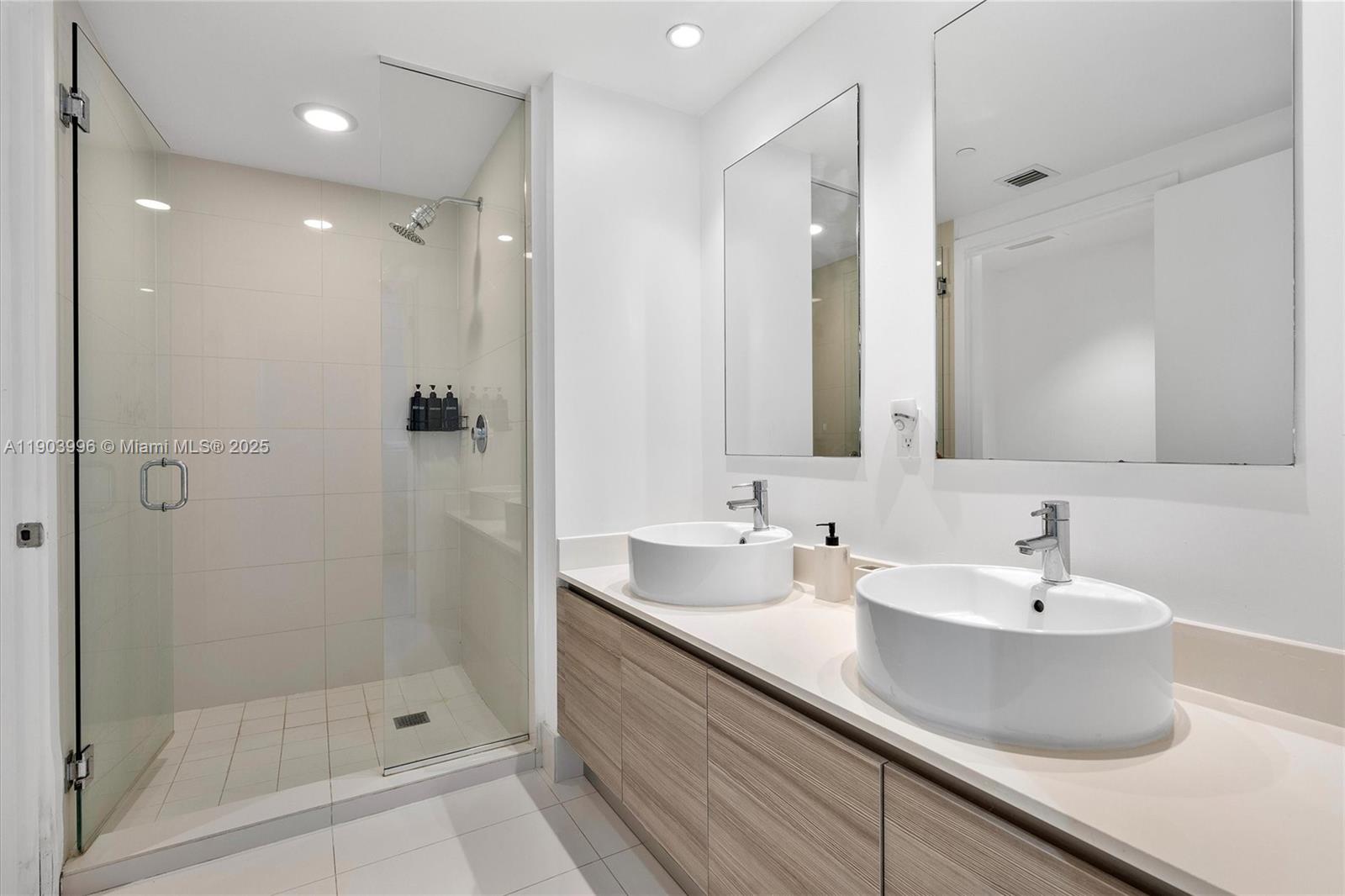 121 NE 34th St #1208 Miami, FL 33137