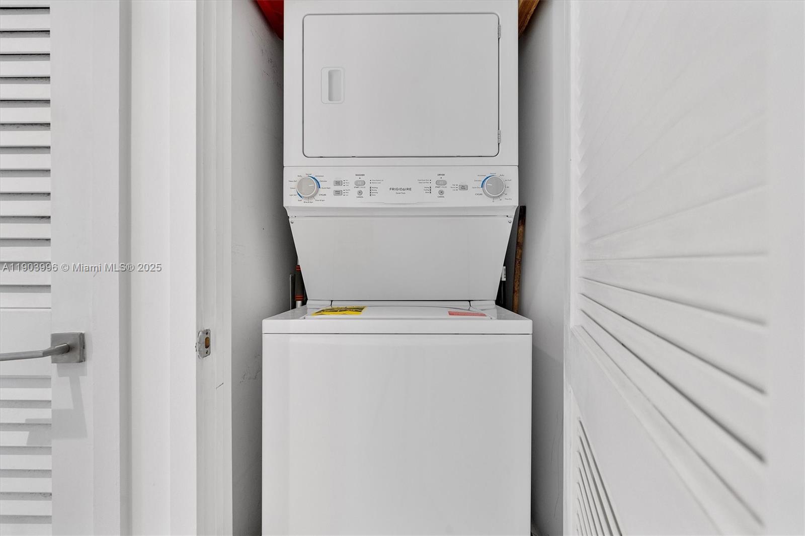 121 NE 34th St #1208 Miami, FL 33137