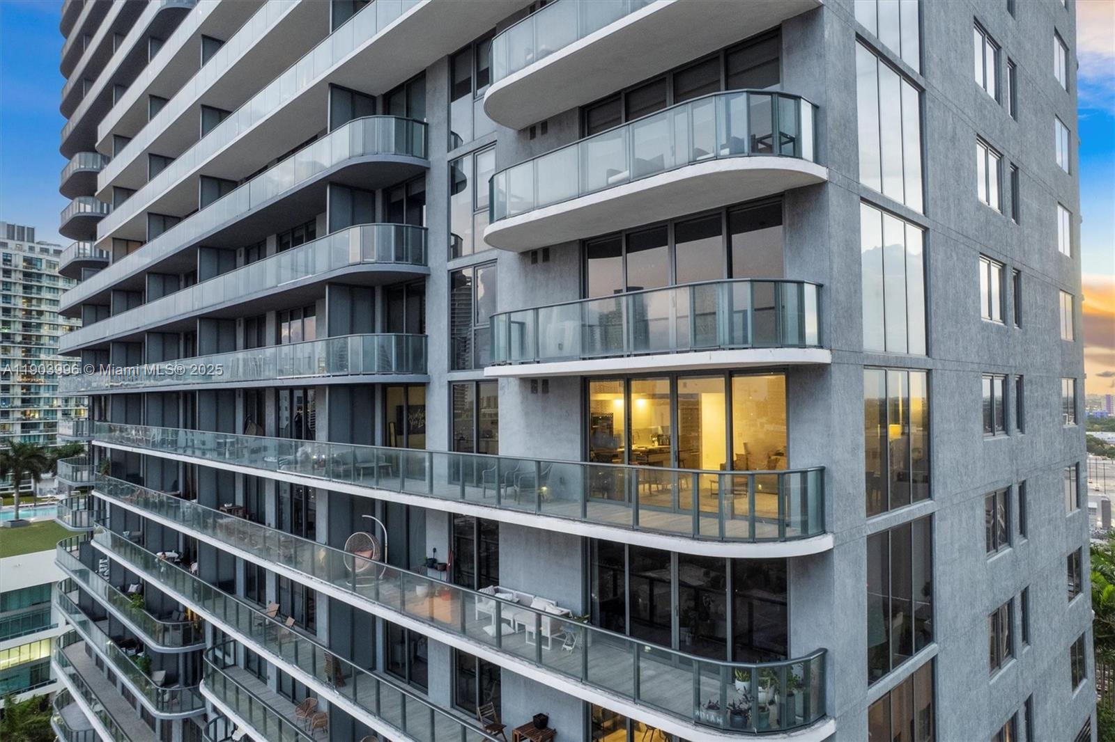 121 NE 34th St #1208 Miami, FL 33137