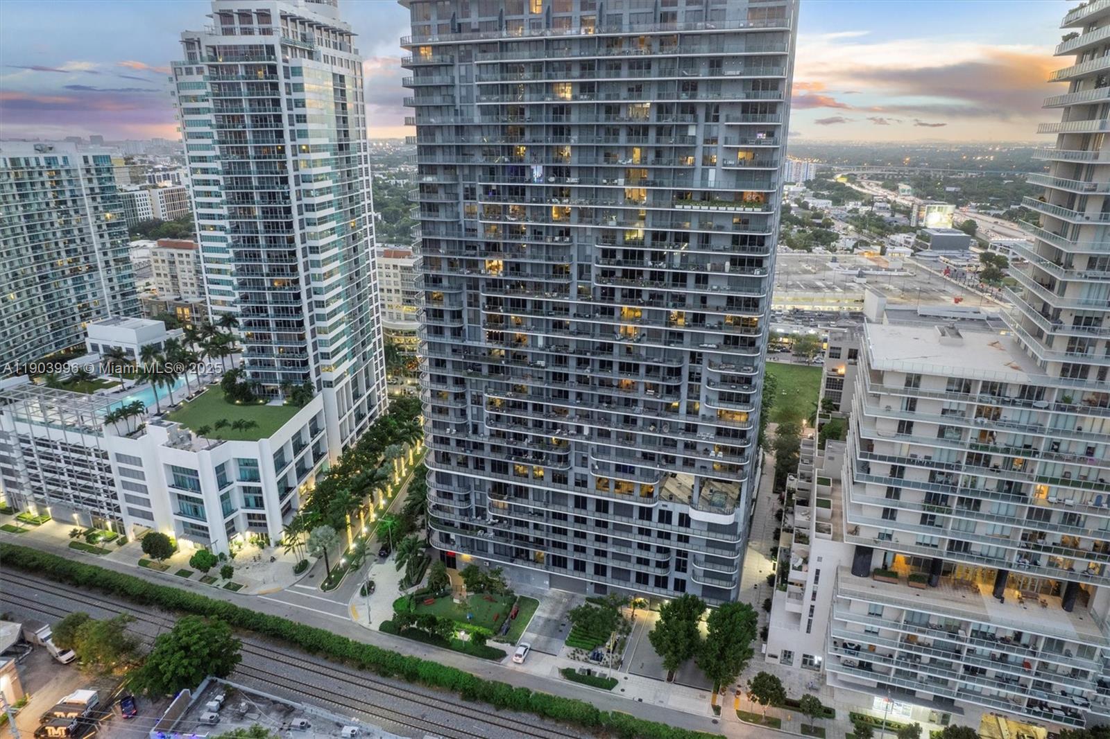 121 NE 34th St #1208 Miami, FL 33137