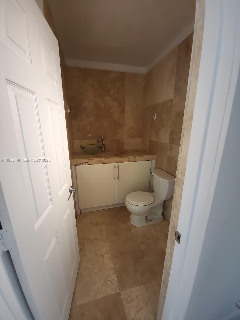 7707 Hawthorne Ave Miami Beach, FL 33141