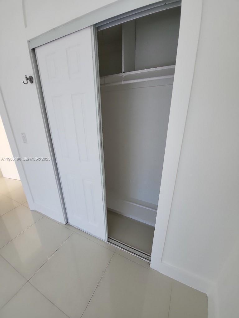 7707 Hawthorne Ave Miami Beach, FL 33141