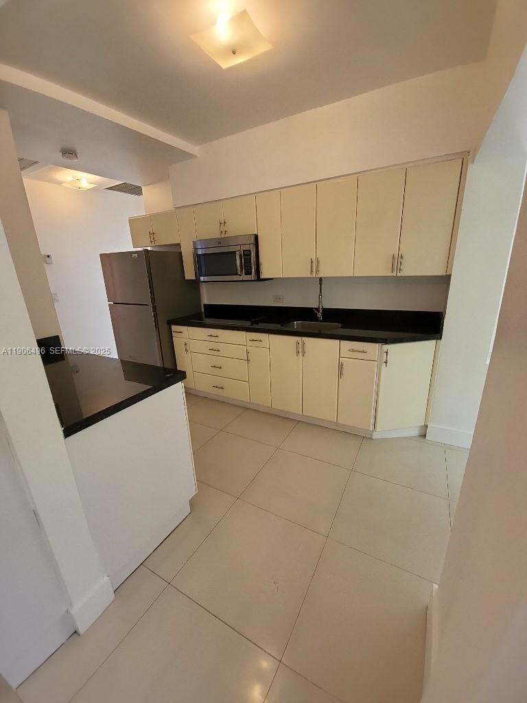 7707 Hawthorne Ave Miami Beach, FL 33141