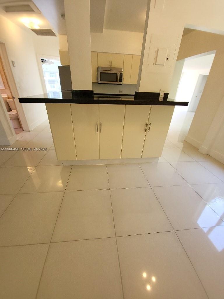 7707 Hawthorne Ave Miami Beach, FL 33141