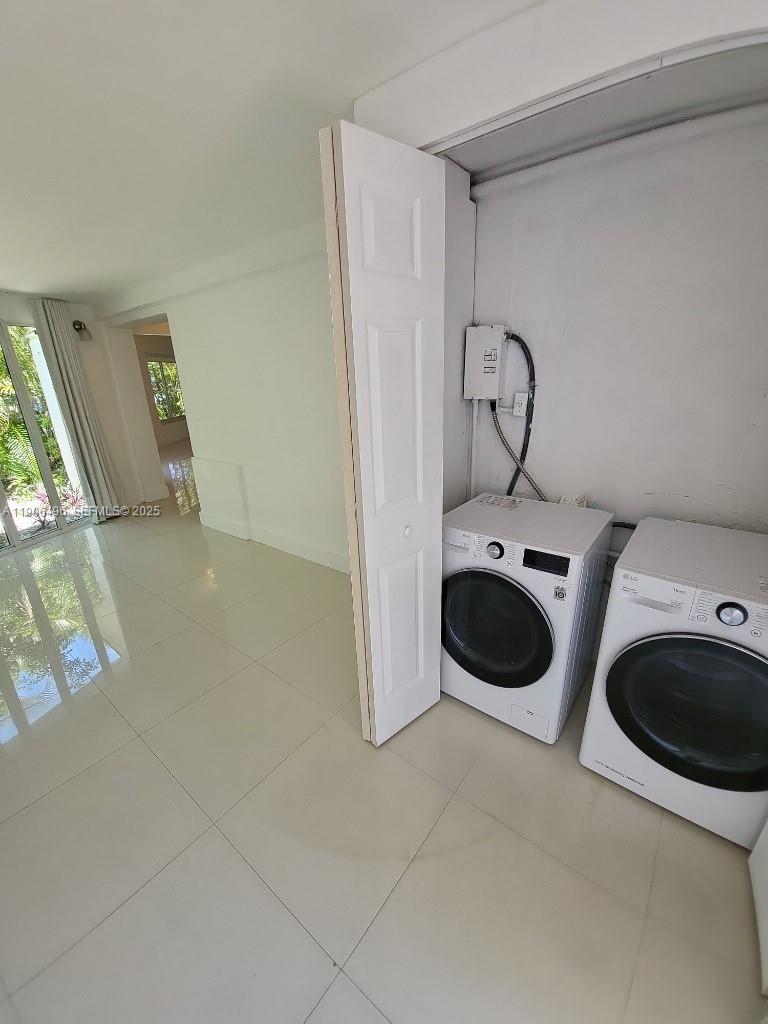 7707 Hawthorne Ave Miami Beach, FL 33141