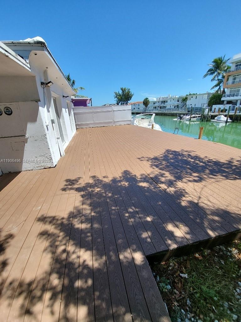 7707 Hawthorne Ave Miami Beach, FL 33141