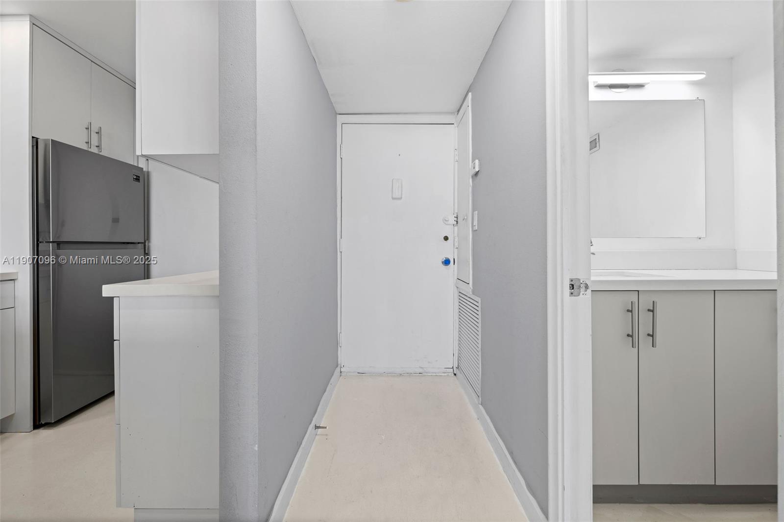 1020 Meridian Ave #811 Miami Beach, FL 33139