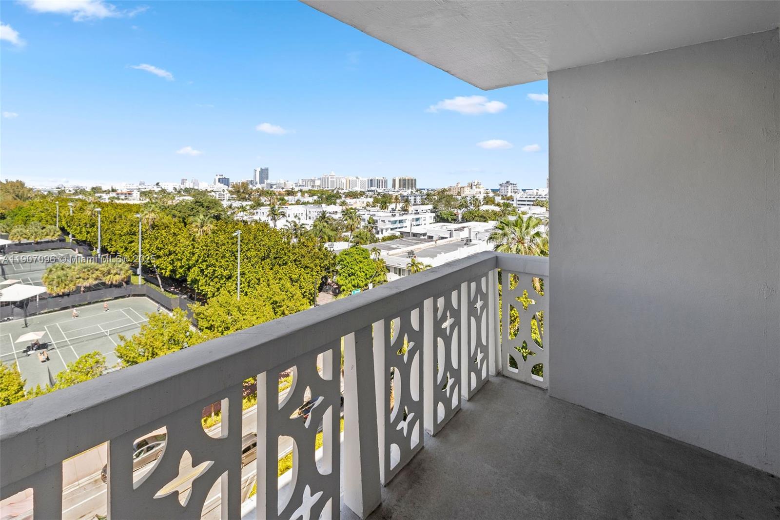 1020 Meridian Ave #811 Miami Beach, FL 33139