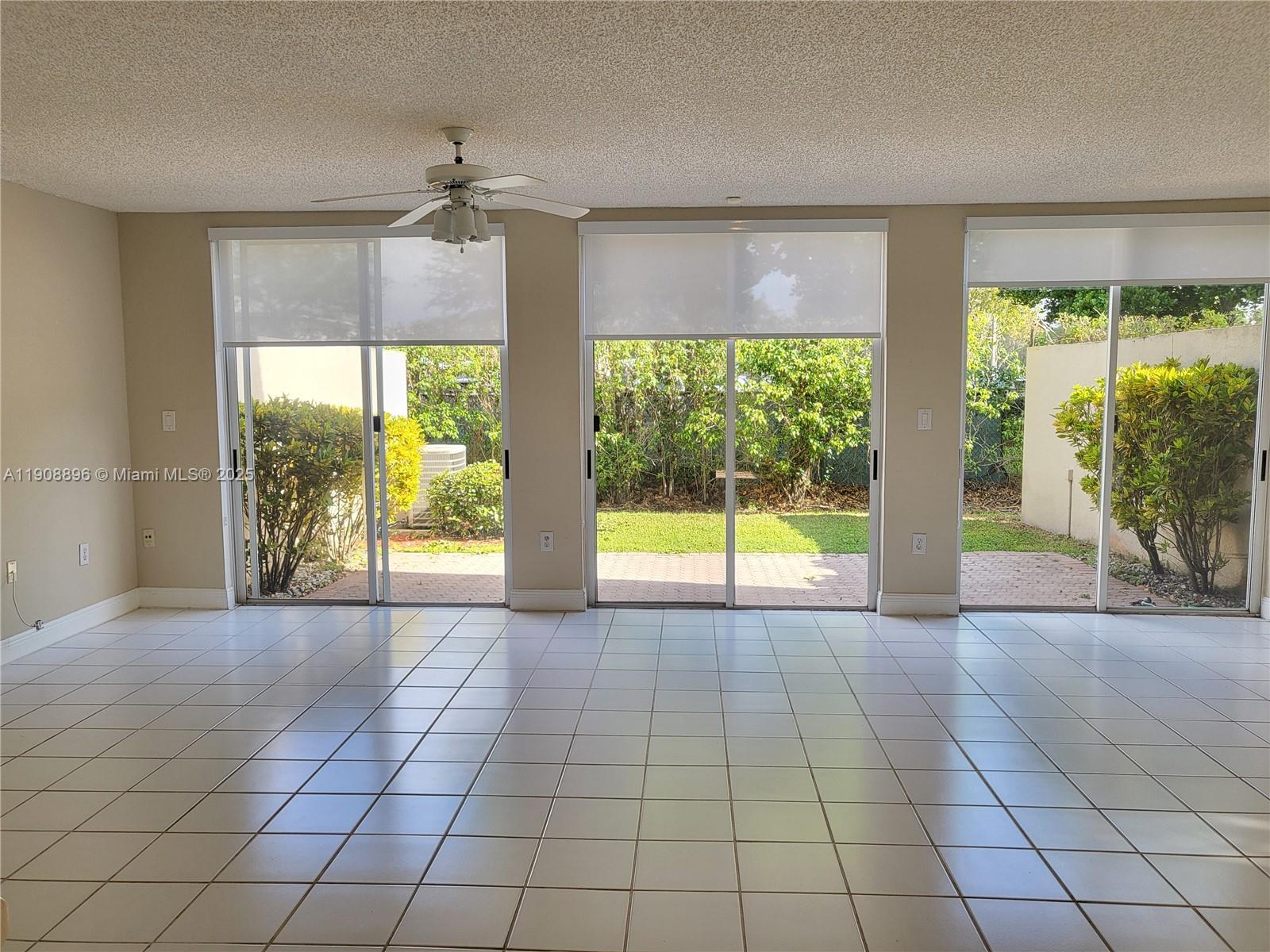 10253 NW 52nd Ln Doral, FL 33178