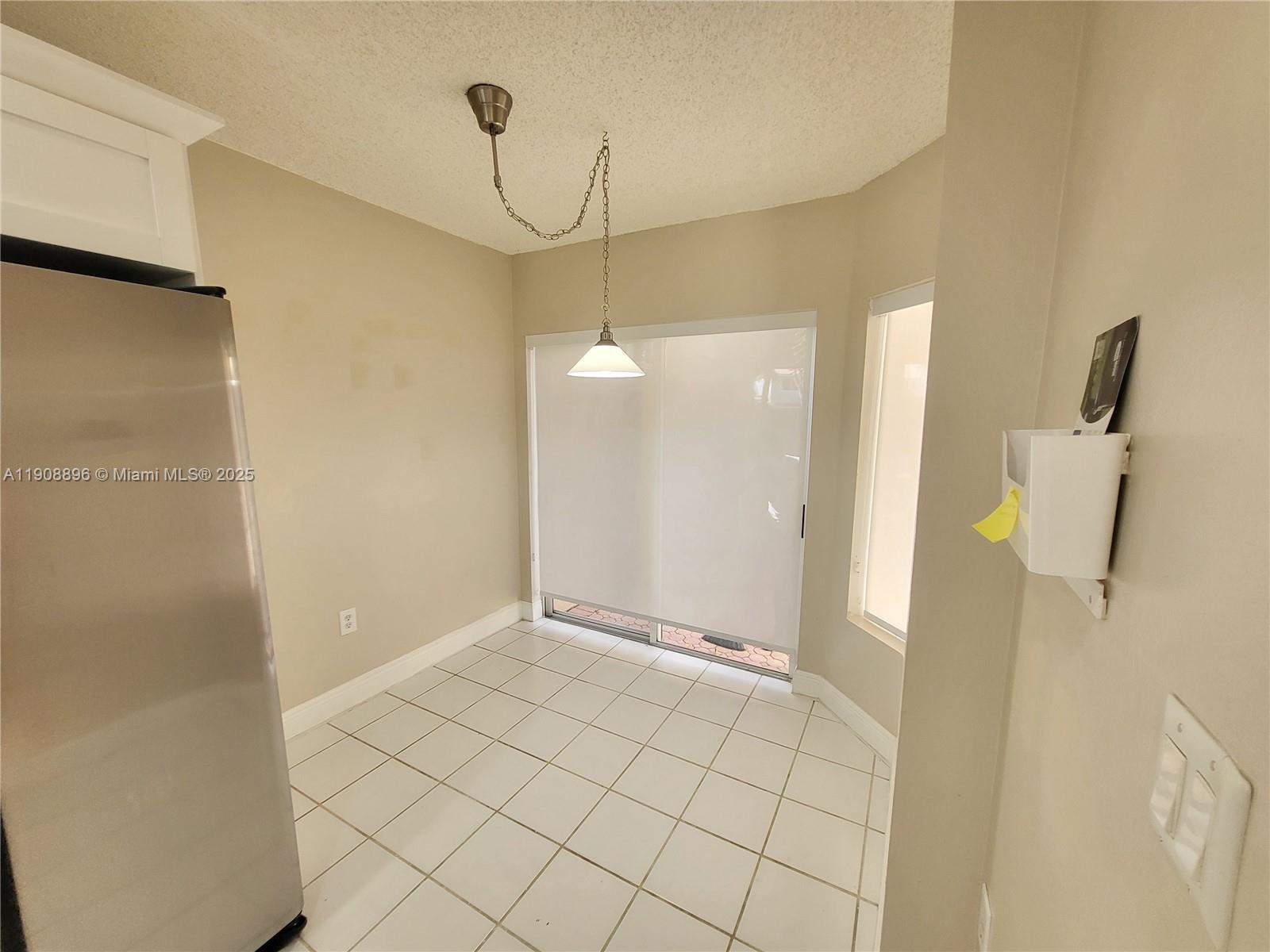 10253 NW 52nd Ln Doral, FL 33178