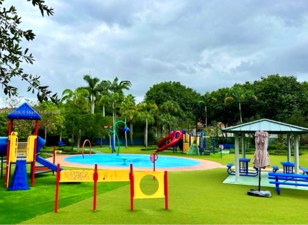 10253 NW 52nd Ln Doral, FL 33178