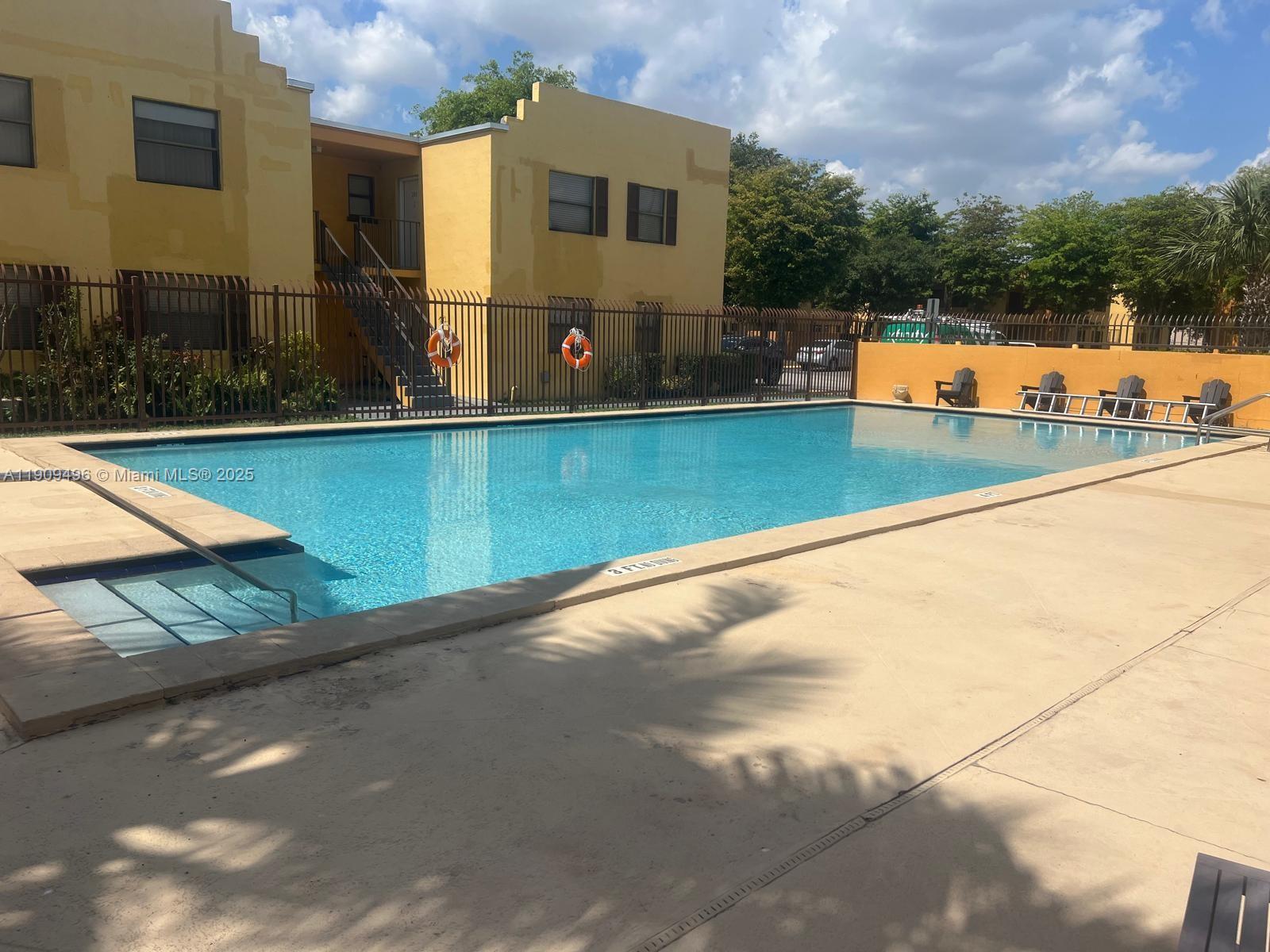 686 NW 114th Ave #204