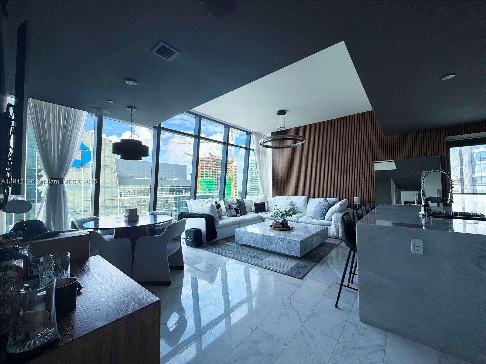 1451 Brickell Ave #4304