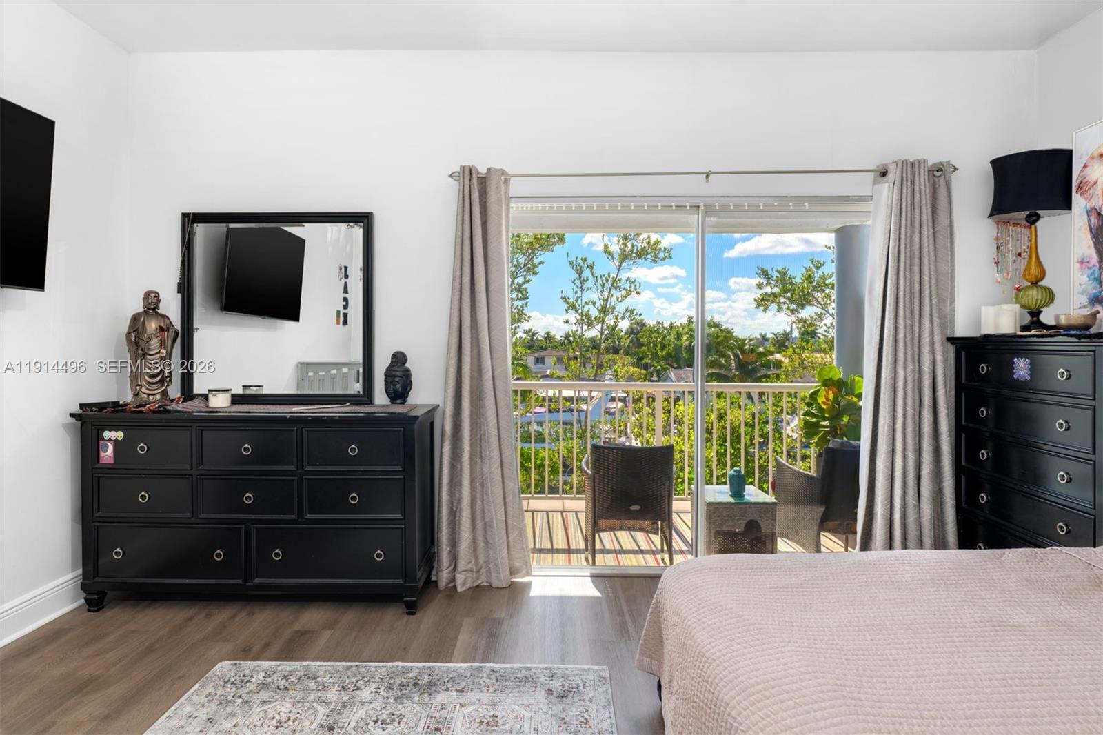 2404 NE 135th St #2404 North Miami, FL 33181