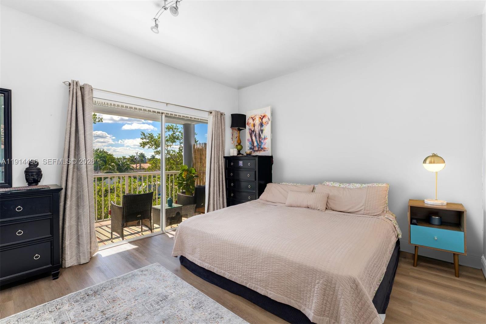 2404 NE 135th St #2404 North Miami, FL 33181