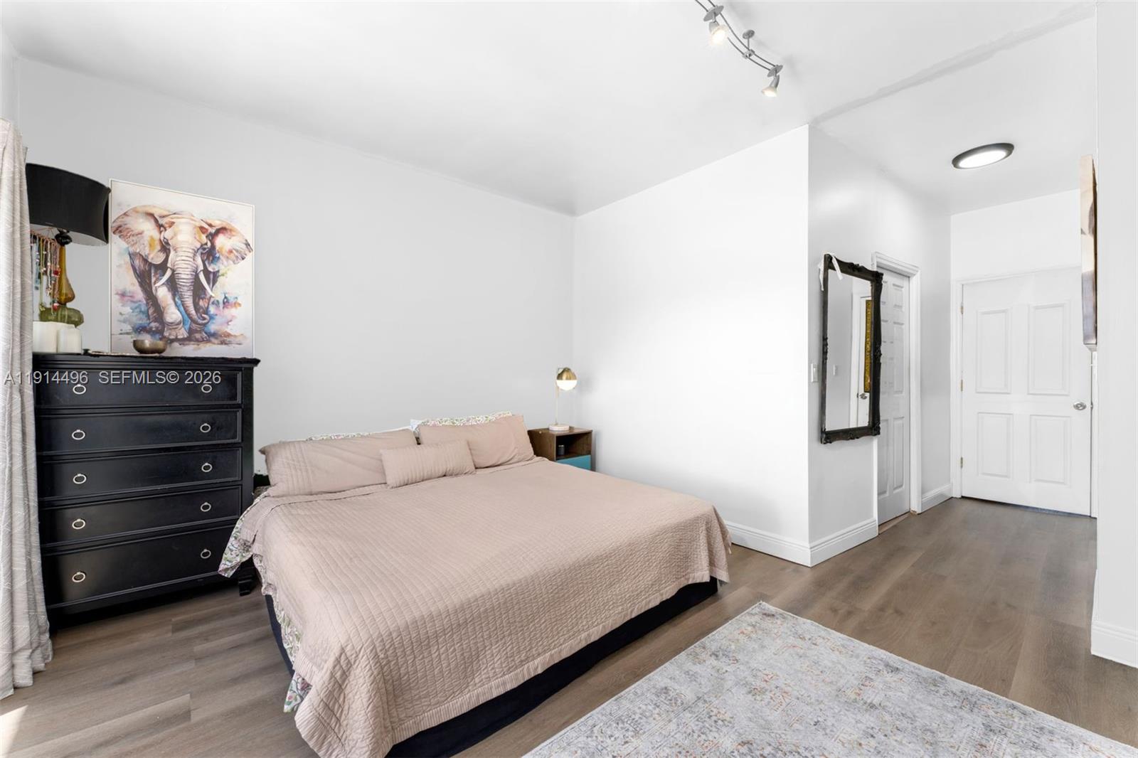 2404 NE 135th St #2404 North Miami, FL 33181